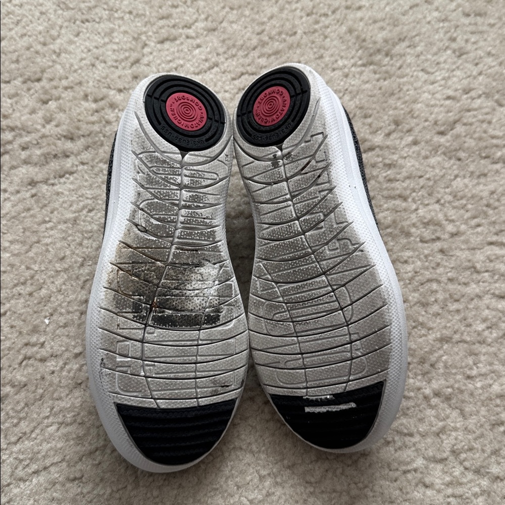 Fitflop Slip-On Knit Sneakers in Black - Size 5 - Picture 5 of 8